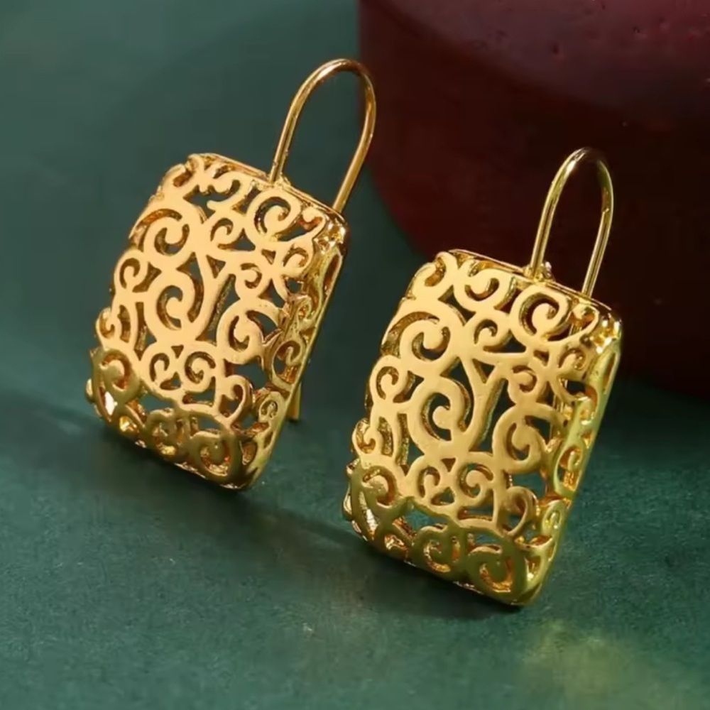 Vintage Gold Filigree Earrings